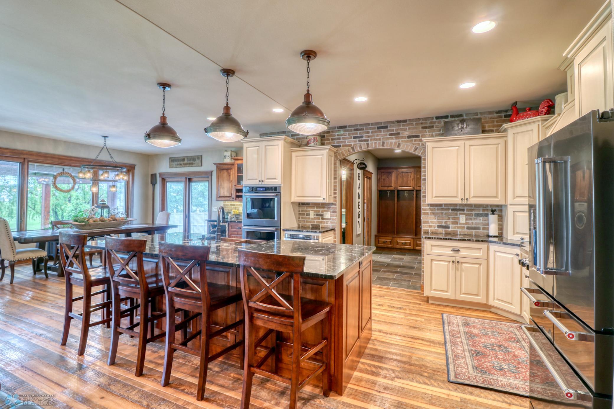 Kitchen1_2.jpg
