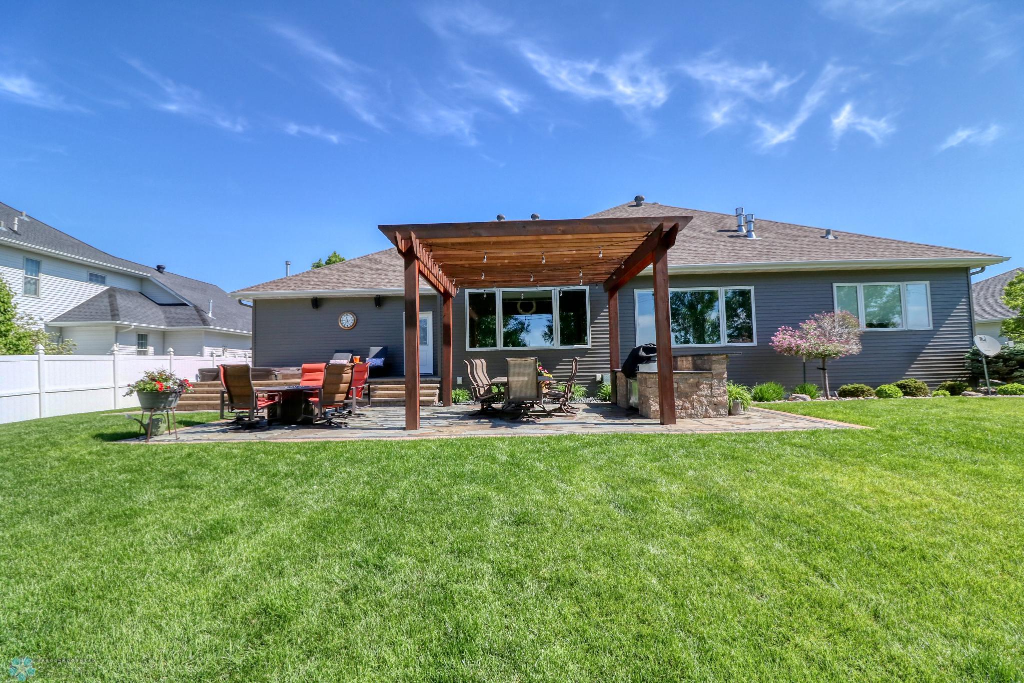 Backyard1_2.jpg