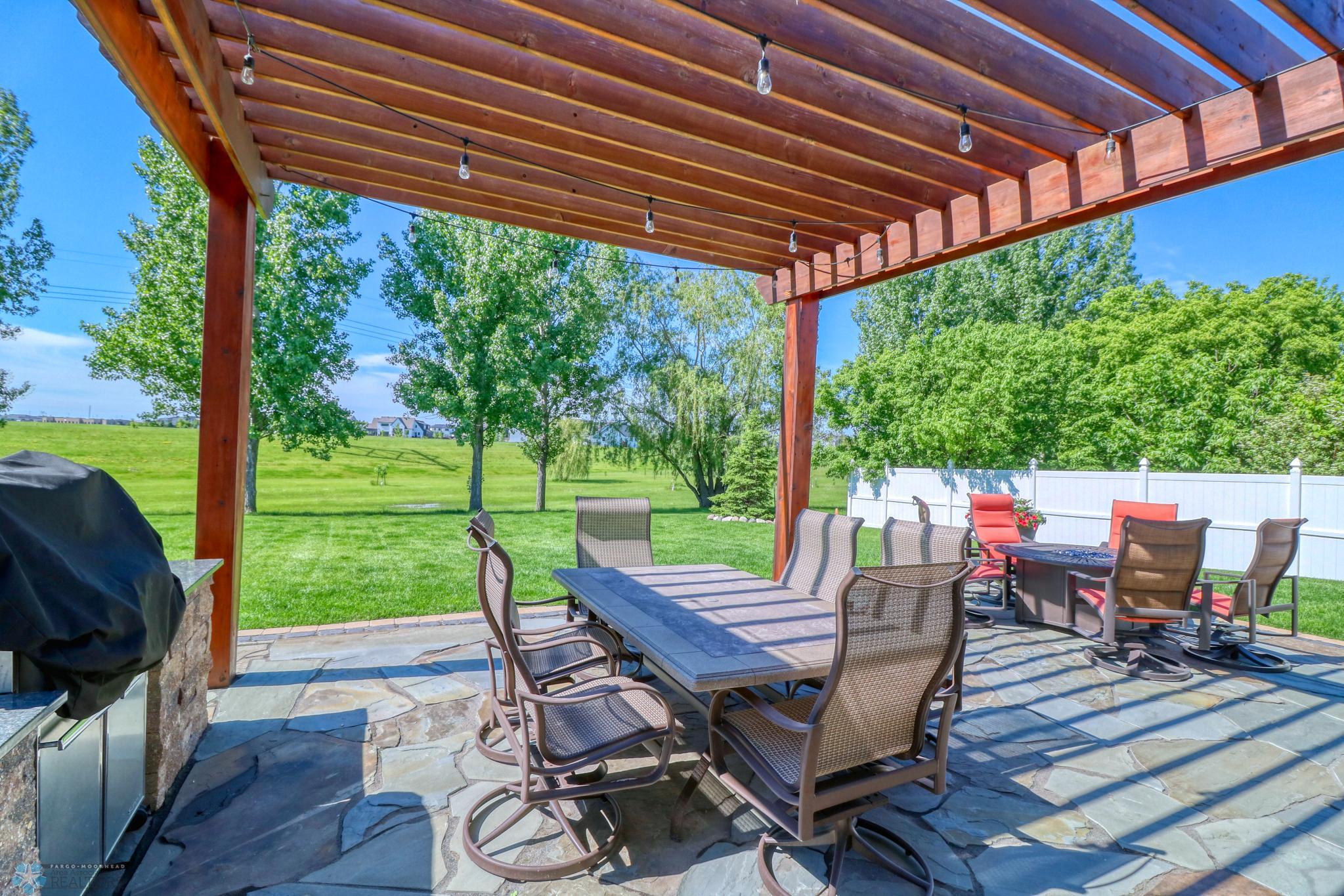 Backyard1_7.jpg
