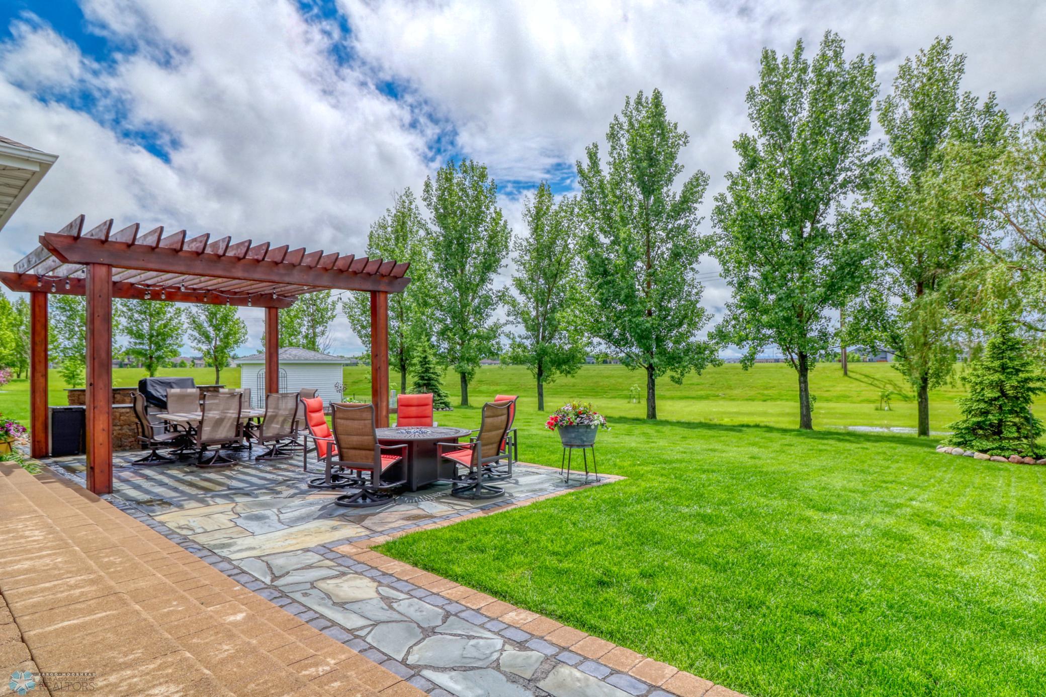 Backyard1_6.jpg