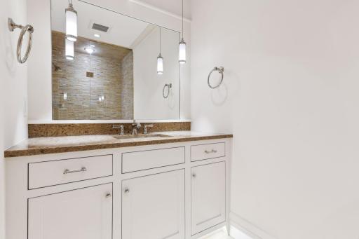 3 Windy Ridge Place, Mendota, MN 55150
