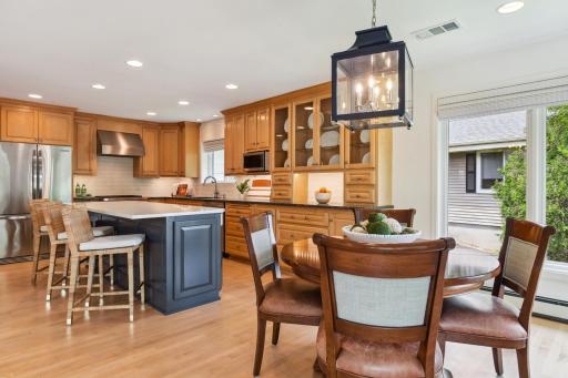 Well-appointed kitchen - perfect for entertaining