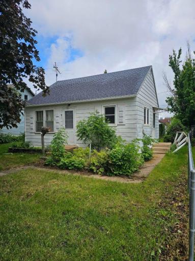 19 4th Street SW, Eyota, MN 55934