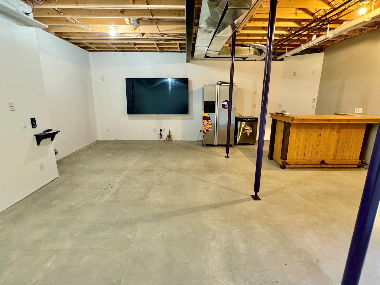 23-Large family-Rec room (2).jpg
