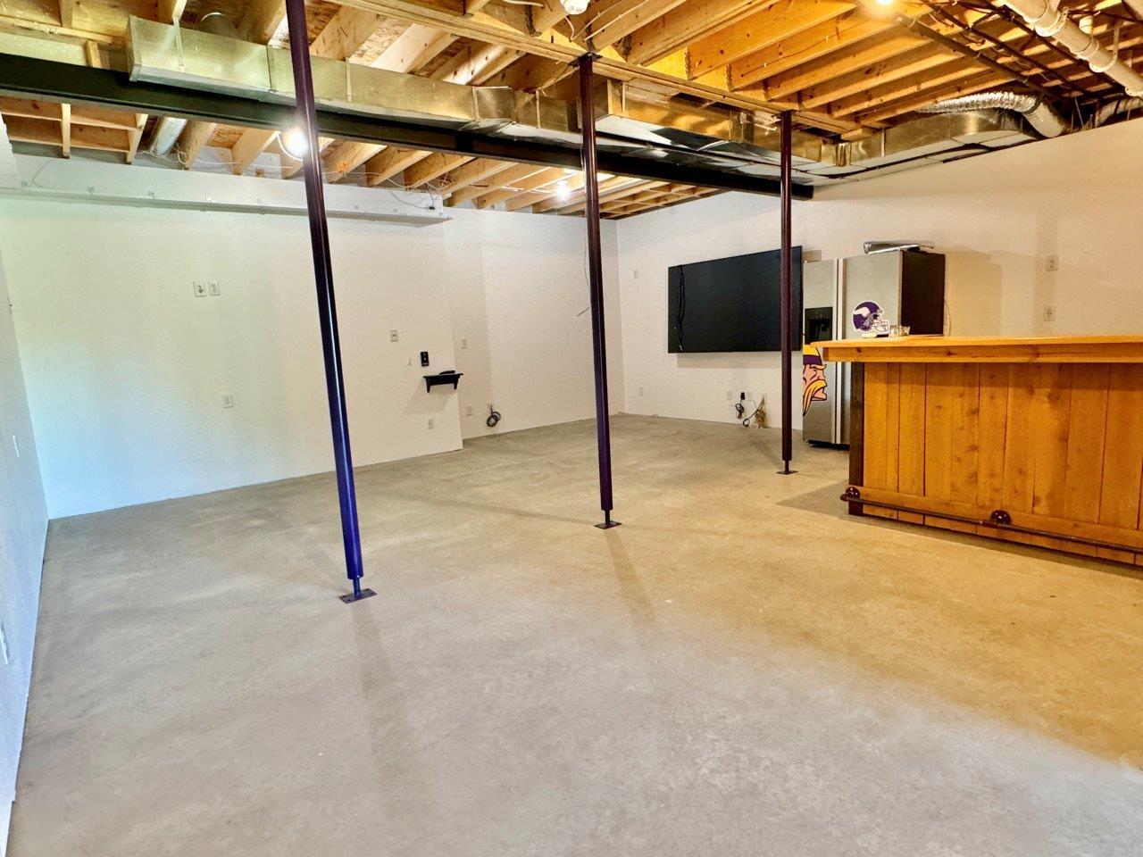 23-Large family-Rec room (1).jpg