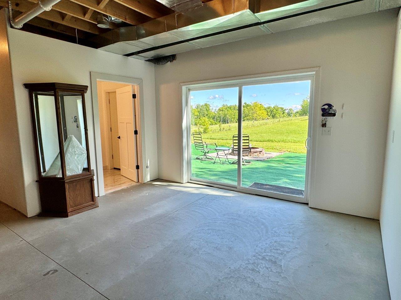 19-Walk out basement.jpg