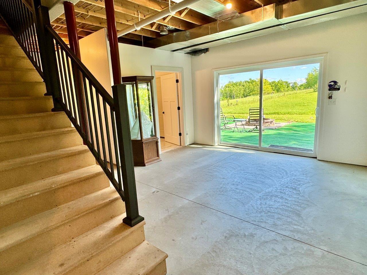 24-Additional family room area (1).jpg