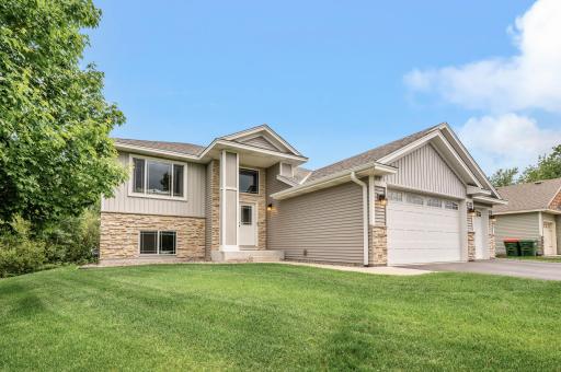8661 Xylite Street NE, Minneapolis, MN 55449