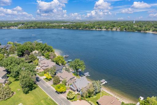 5630 Fairlawn Shores Trail, Prior Lake, MN 55372