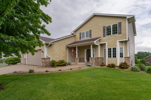 906 6th Avenue NW, Dodge Center, MN 55927