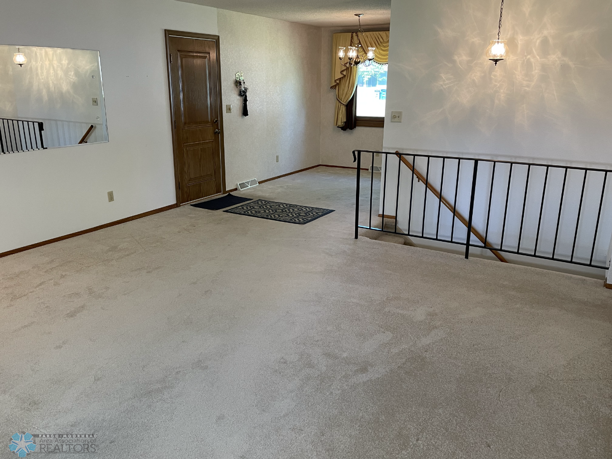 Living room reverse to dining.png