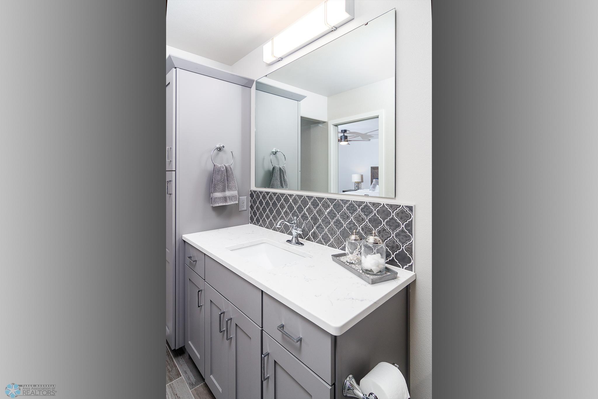 Primary Bath-Quartz Countertops