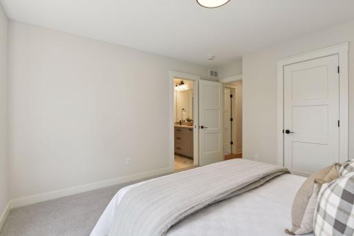 6005 Fairfax Avenue, Edina, MN 55424