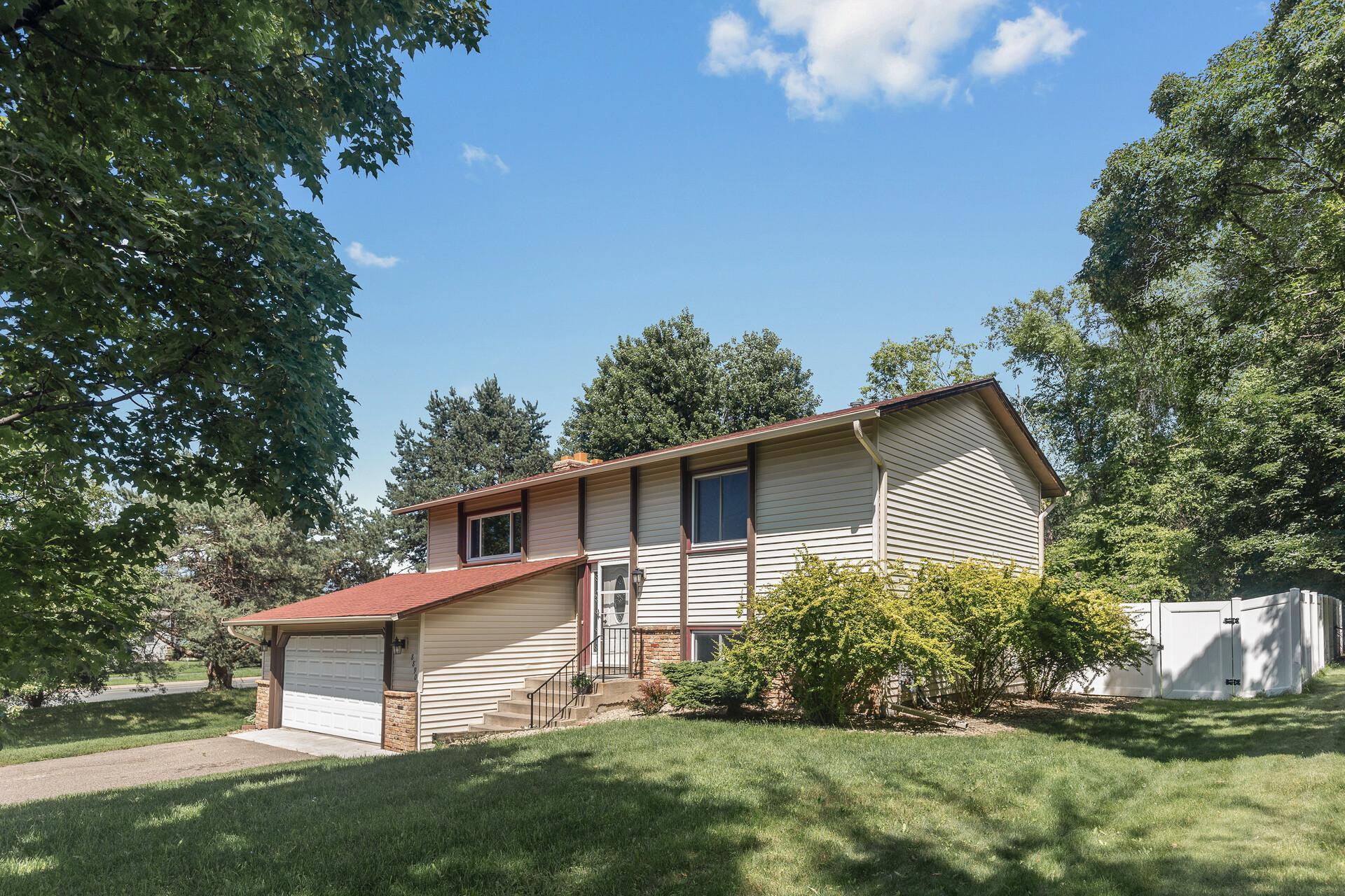 Low maintenance siding