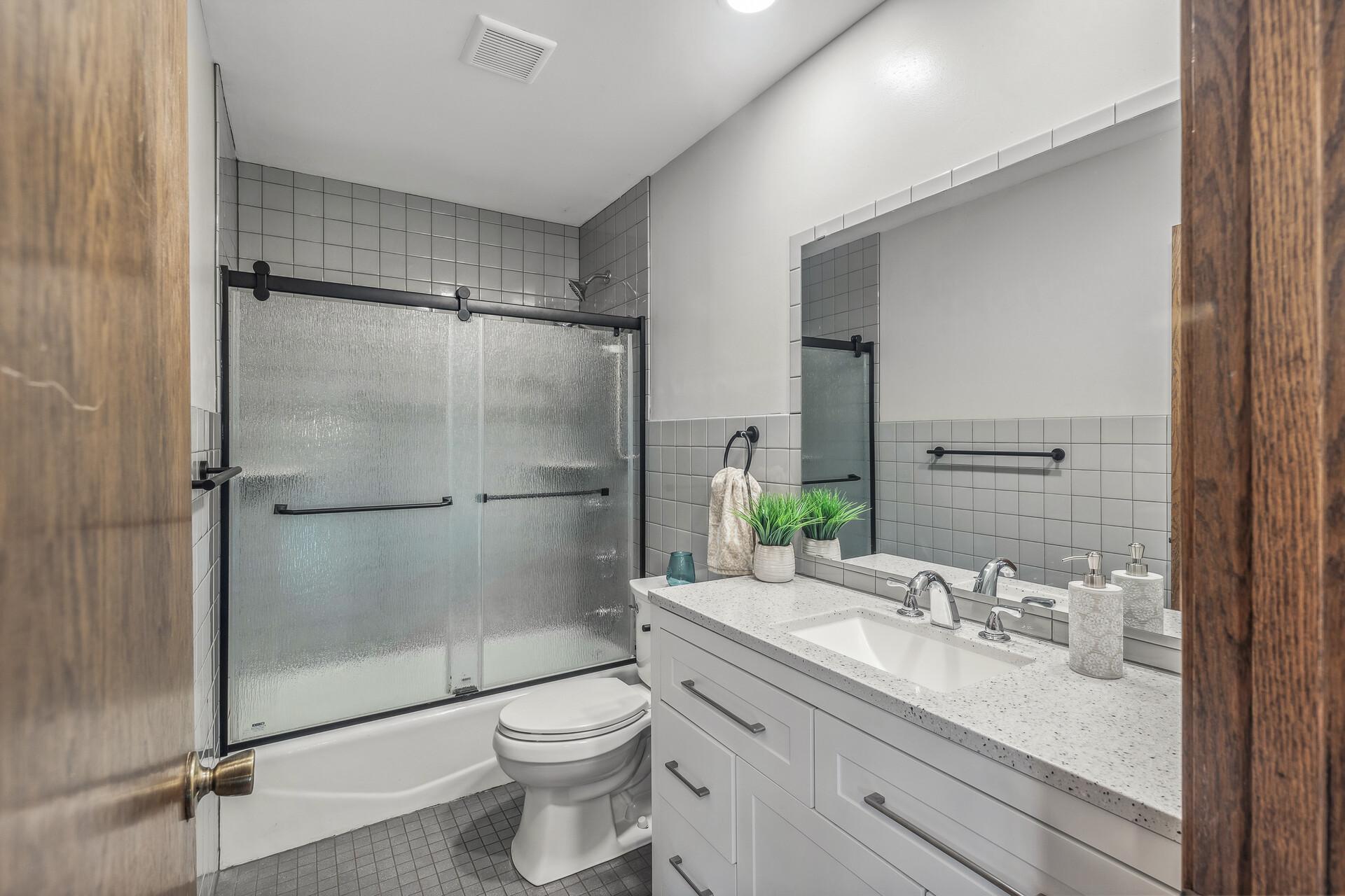Updated main floor full bath