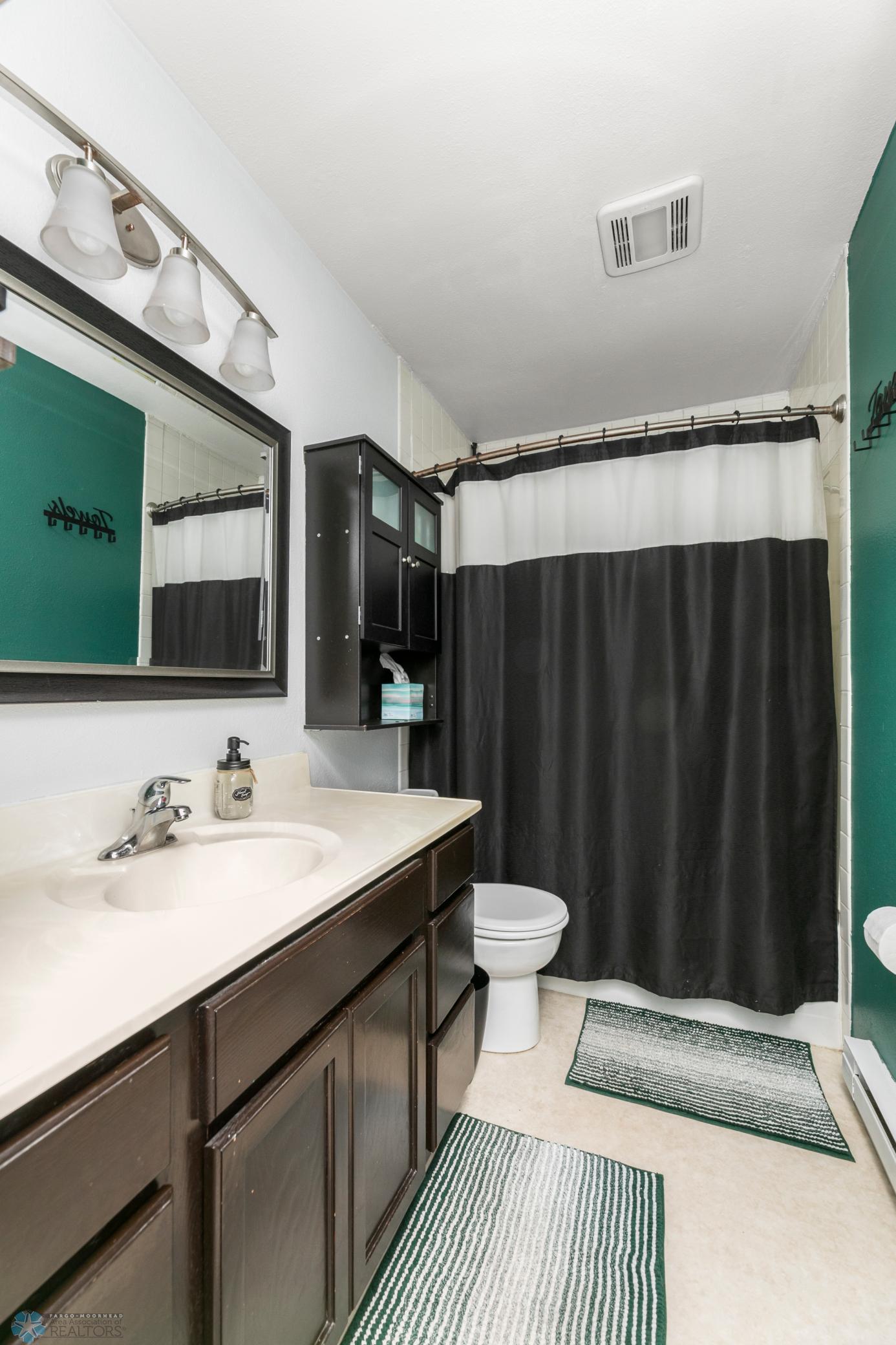 Upper Level Full Bath