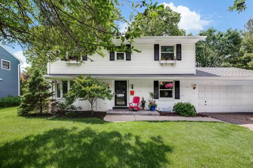 6012 Saint Johns Avenue, Edina, MN 55424