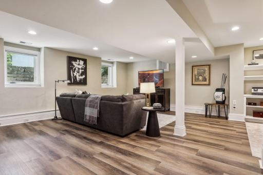2521 Irving Avenue S, Minneapolis, MN 55405