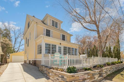 29 W Lake Street, Excelsior, MN 55331