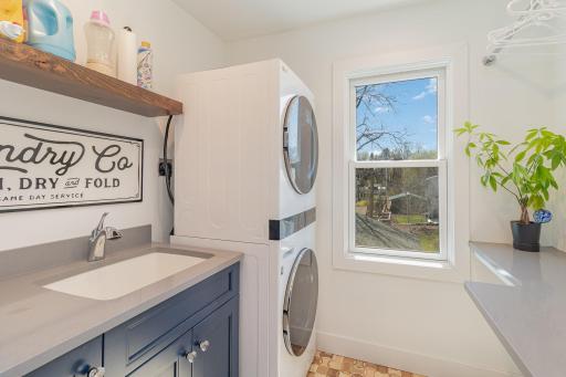 29 W Lake Street, Excelsior, MN 55331