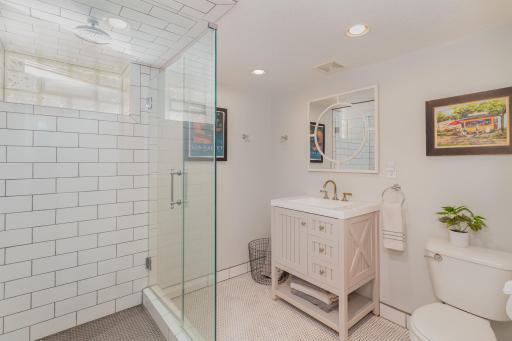 29 W Lake Street, Excelsior, MN 55331