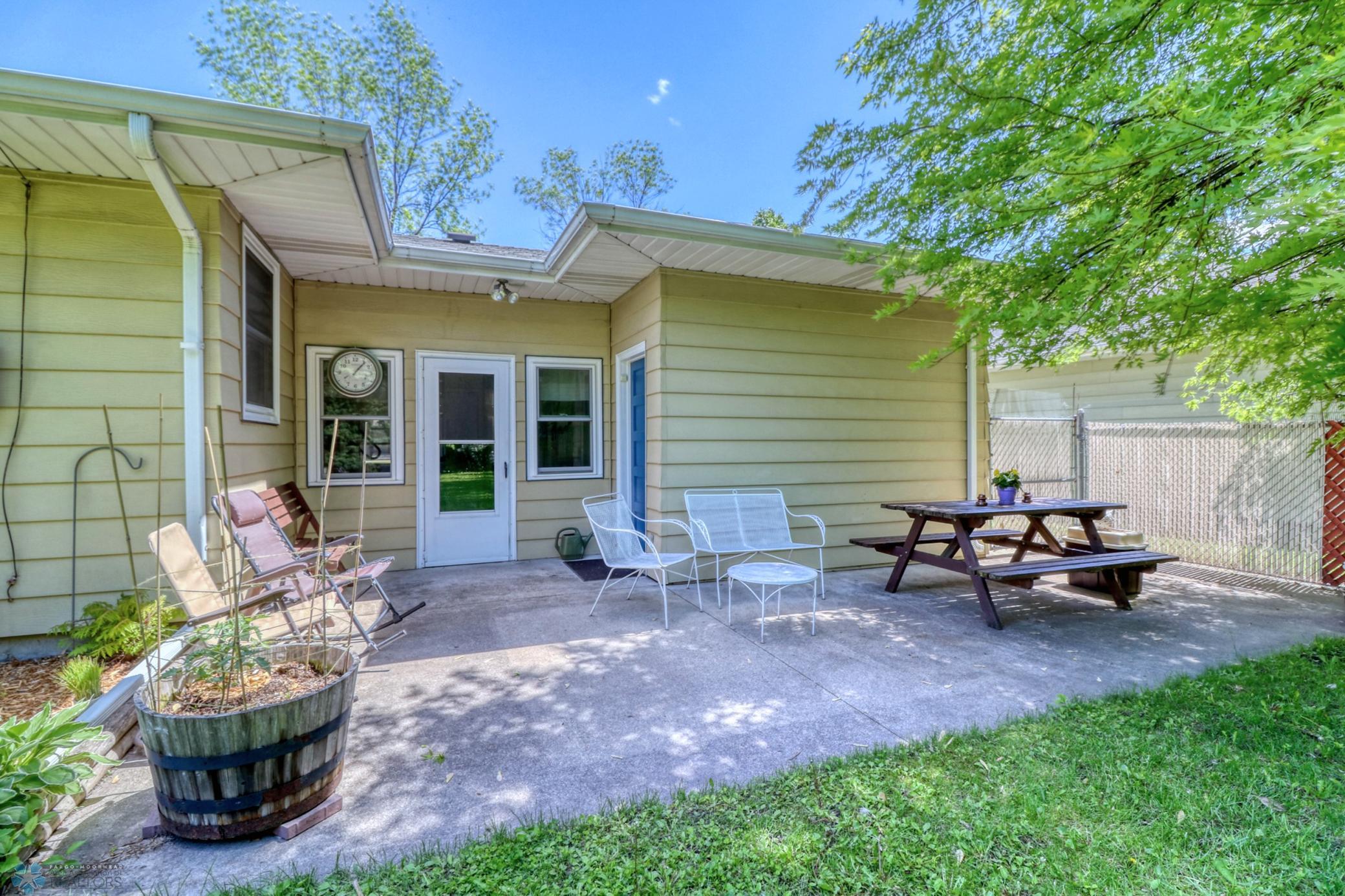 Backyard_Patio.jpg