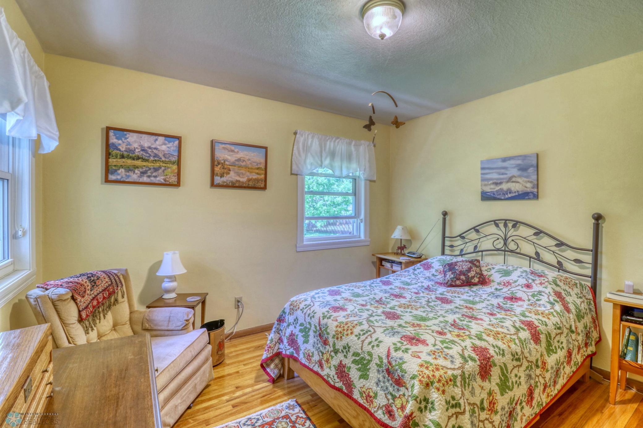 Bedroom1_2.jpg