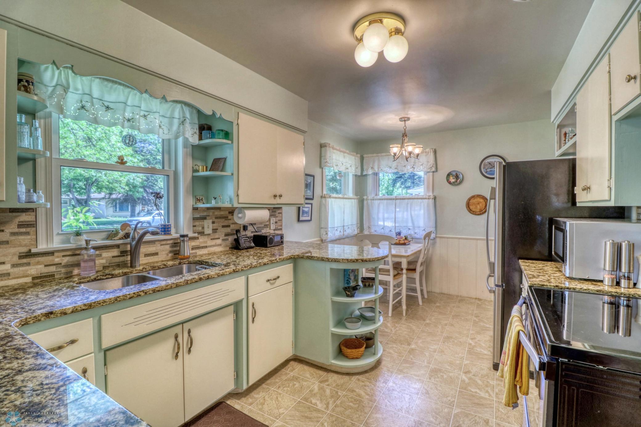 Kitchen1_1.jpg
