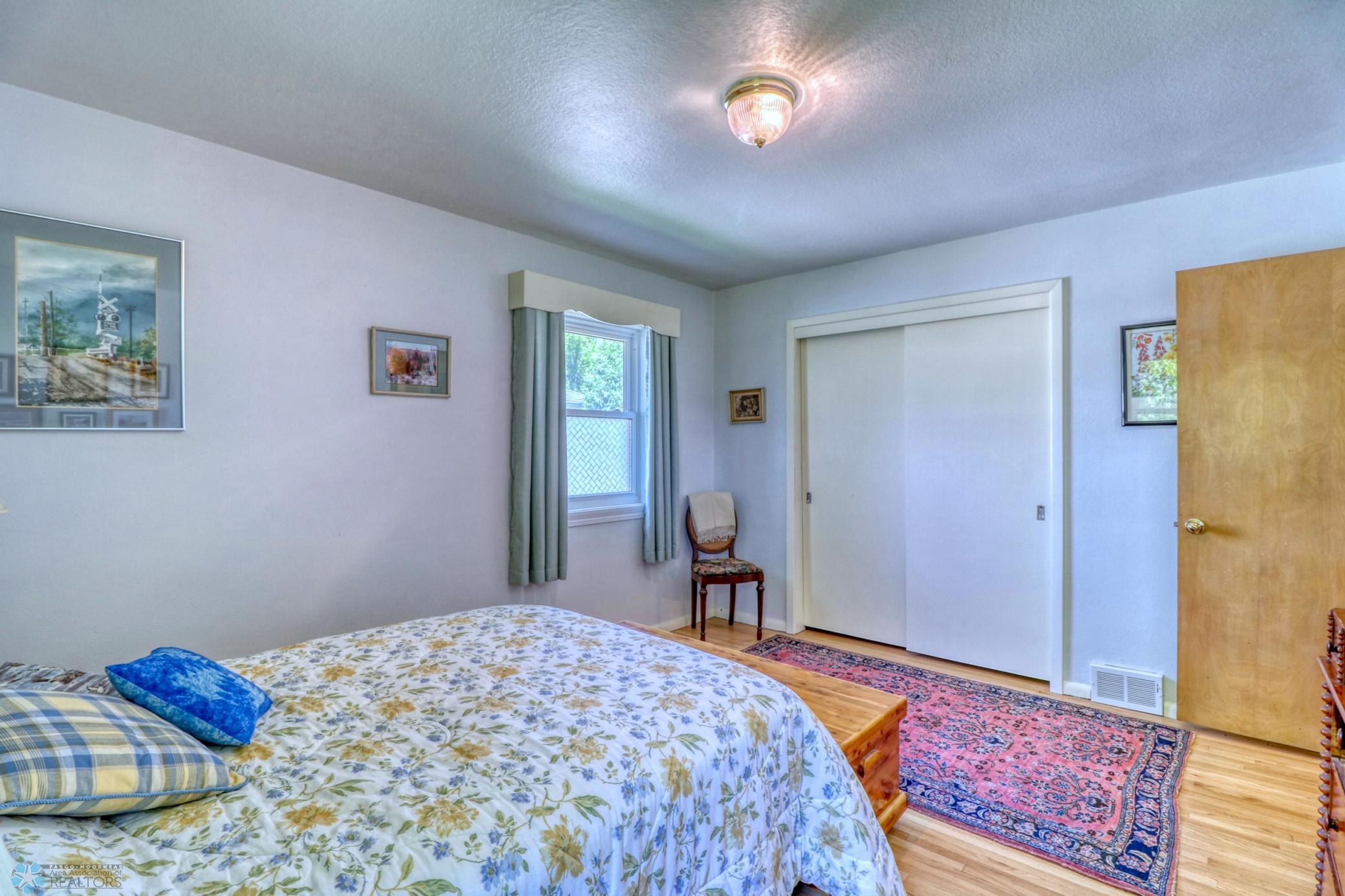 Bedroom3_2.jpg