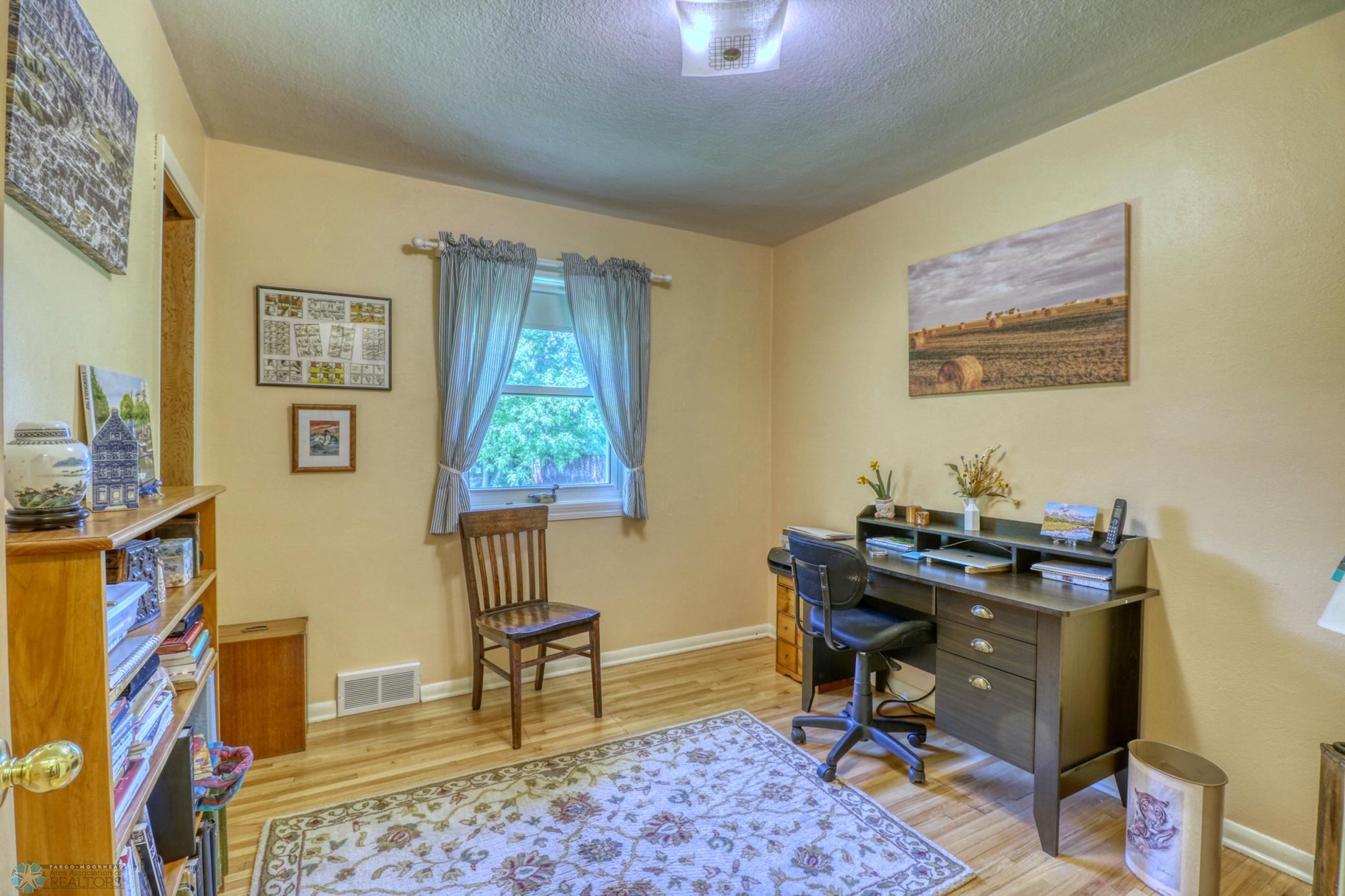 Bedroom2_1.jpg