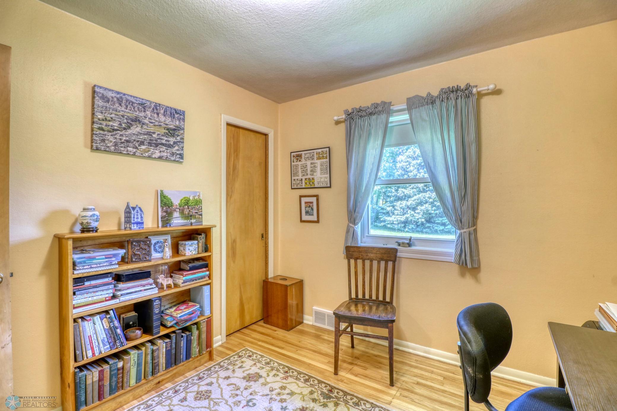 Bedroom2_2.jpg