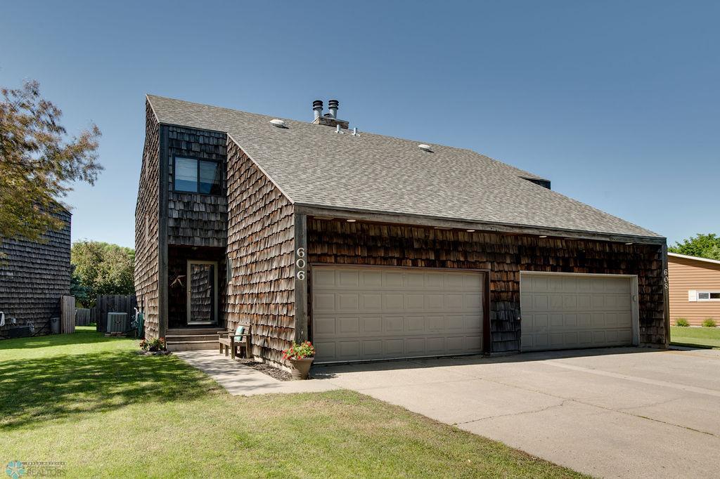 Welcome to 606 37th Ave S!
