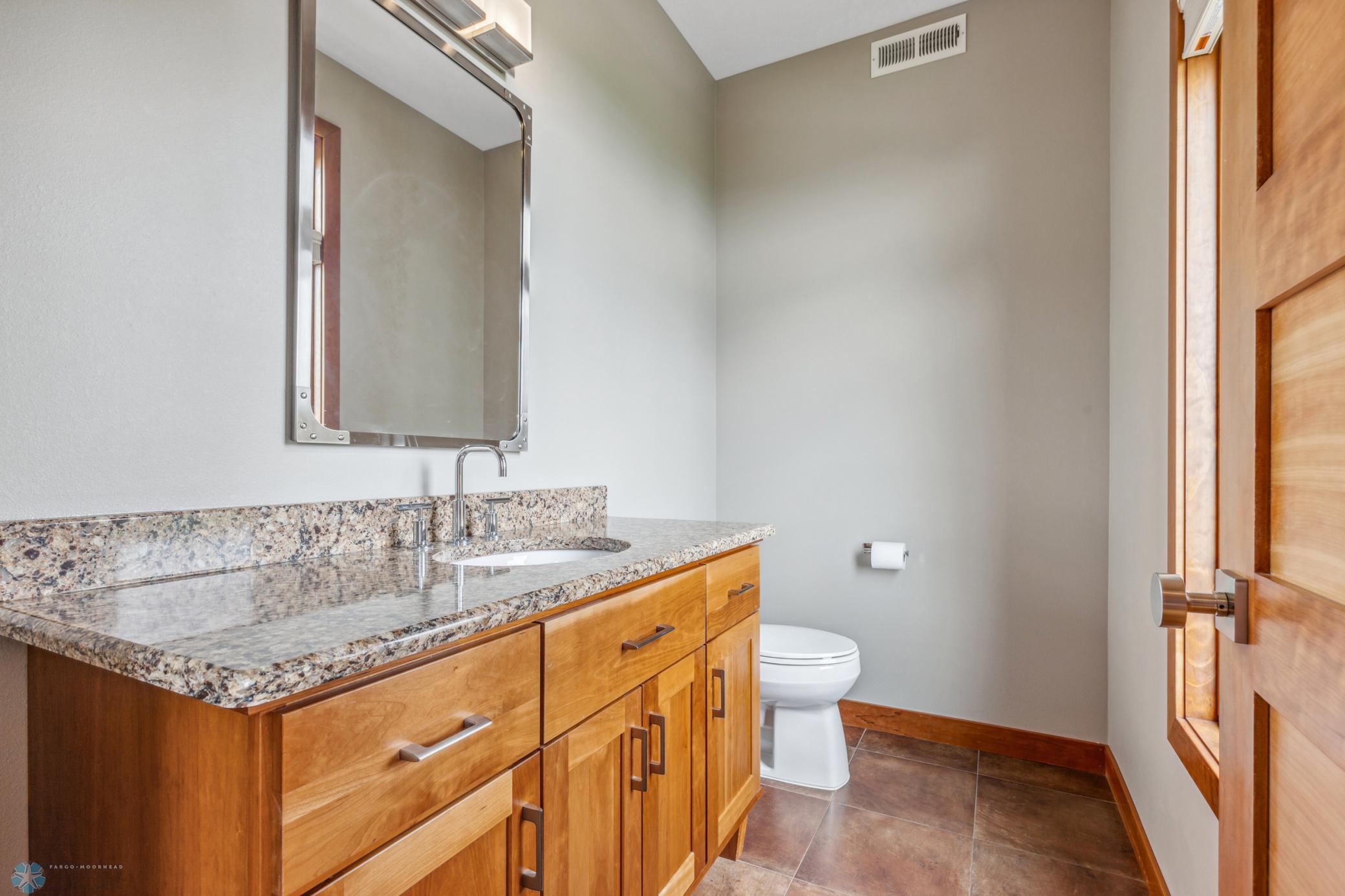 Main 1/2 Bath