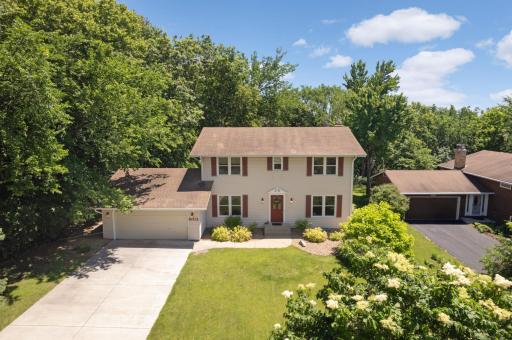 8103 Dakota Lane, Chanhassen, MN 55317