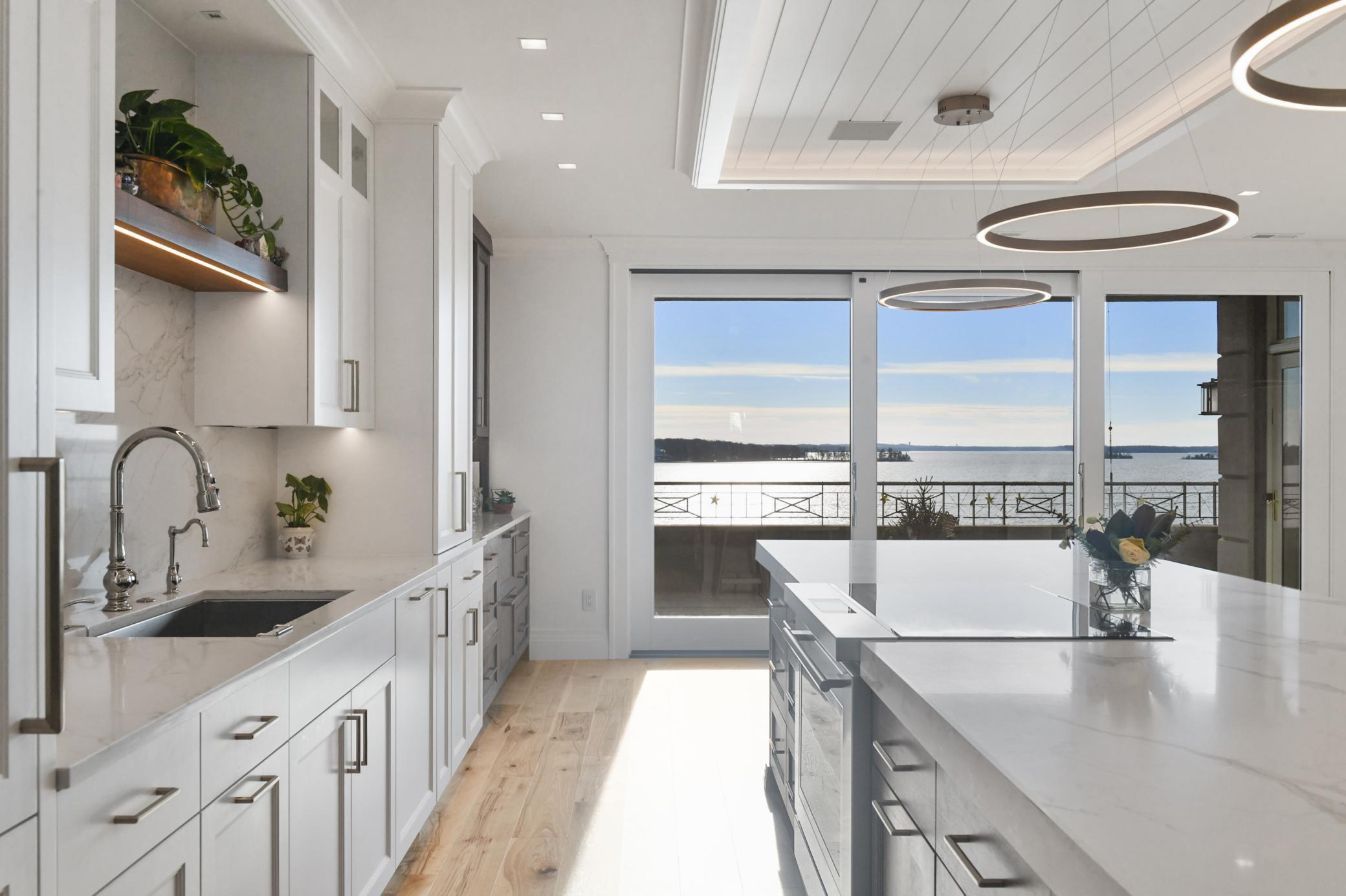 Preparing dinner or congregating with friends, the spectacular Lake Minnetonka views will leave you relaxed and inspired.