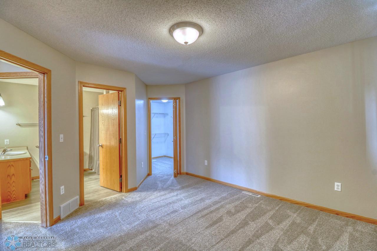 7Bedroom1_1-1280.jpg