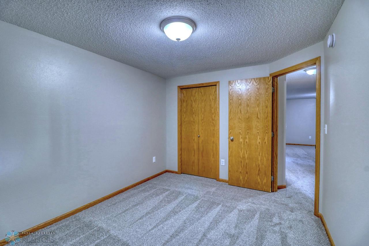 14Basement Bedroom2_2-1280.jpg