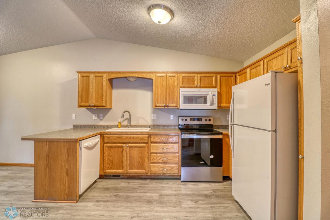 3Kitchen1_0-1280.jpg