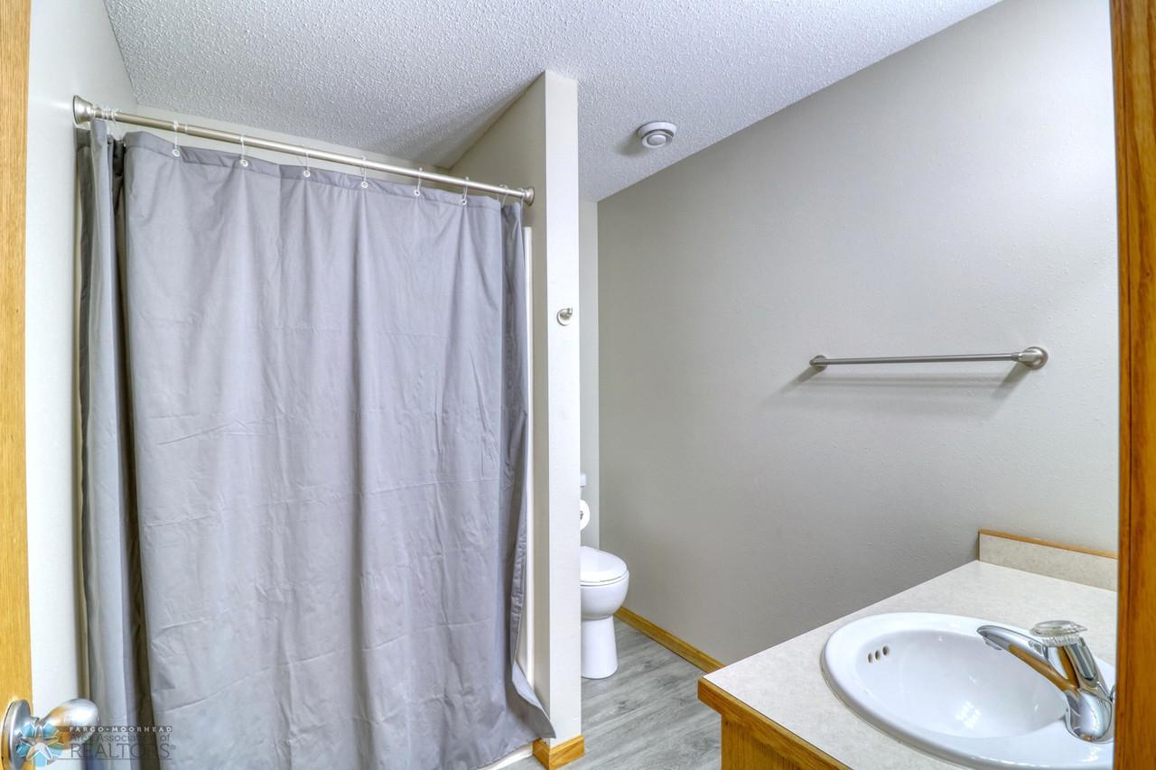 12Basement Bathroom1_0-1280.jpg