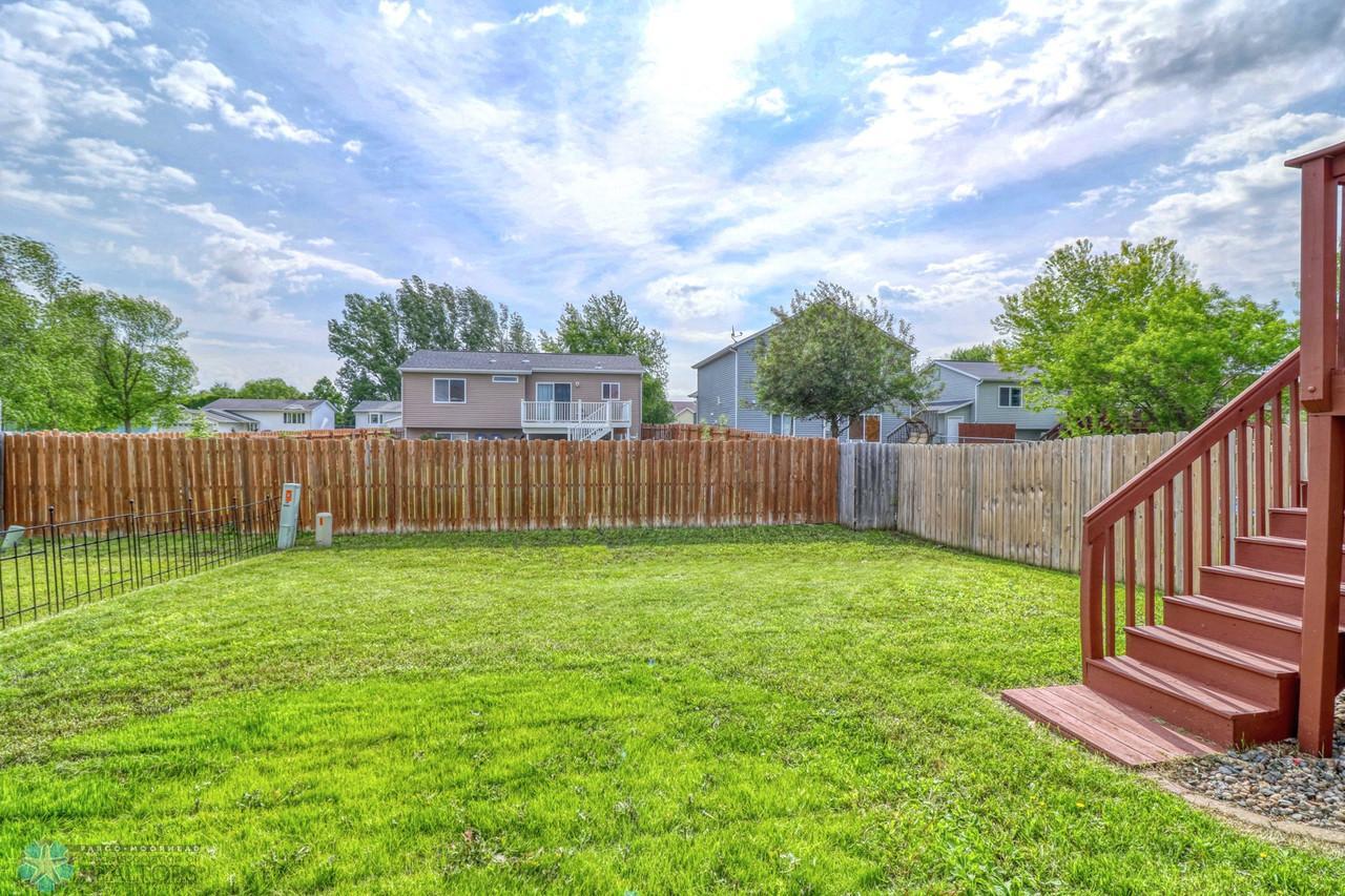 Backyard1_3-1280.jpg