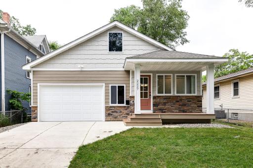 1-web-or-mls-2227-N-4th-St-Select28-01 - Copy.jpg