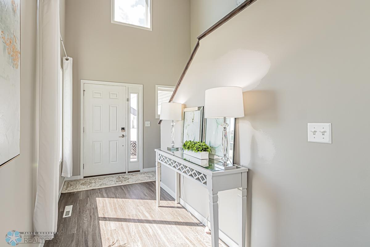 Entryway_2.jpg