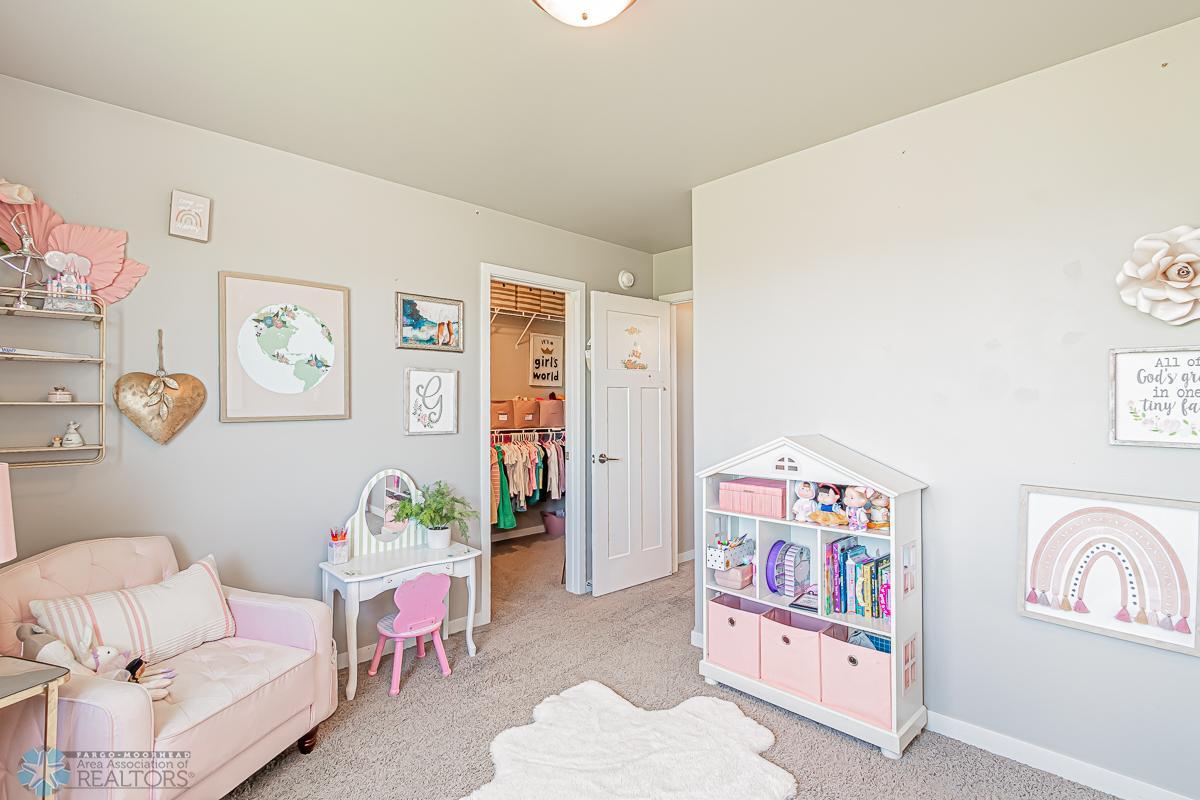 Bedroom2_2.jpg