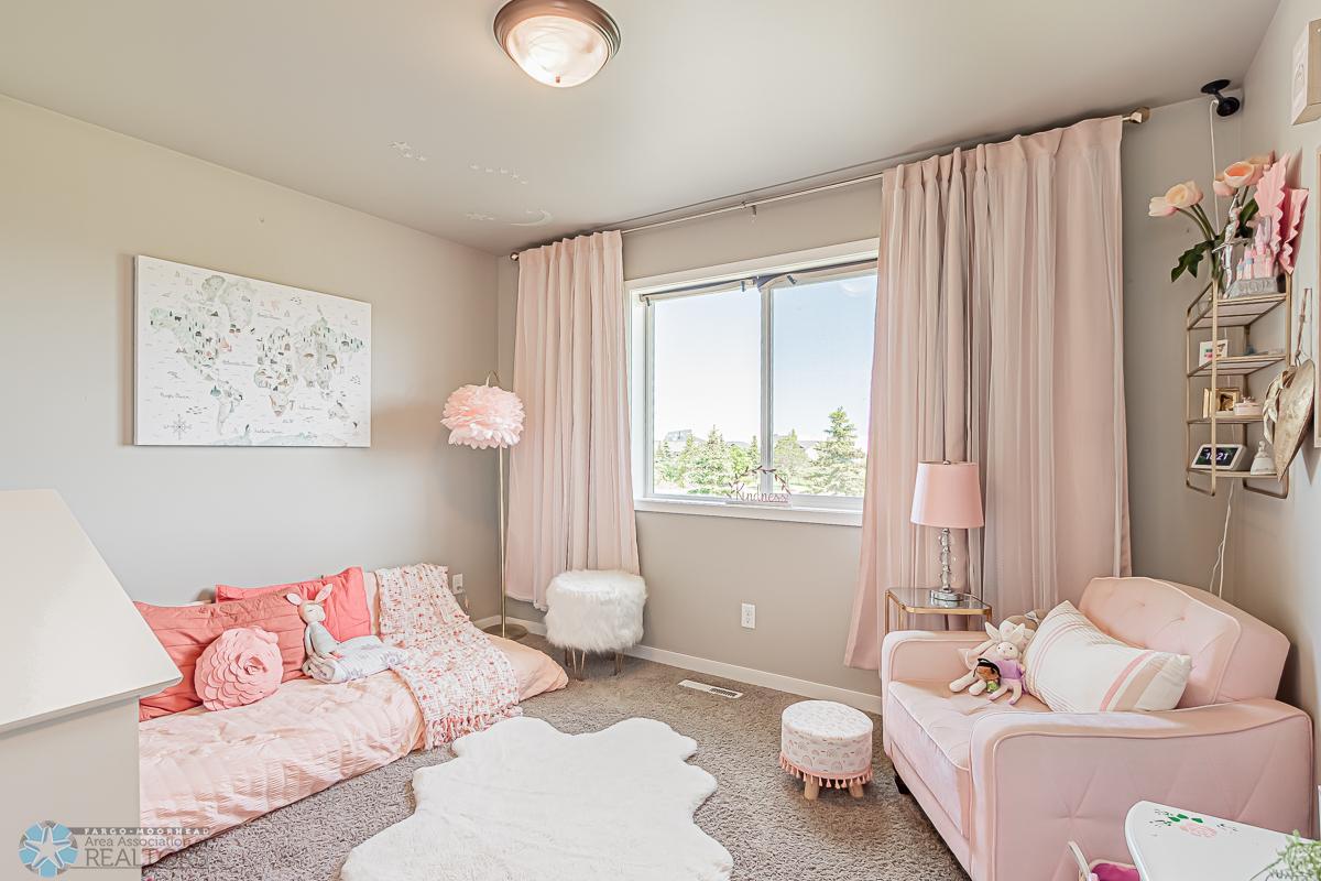 Bedroom2_1.jpg