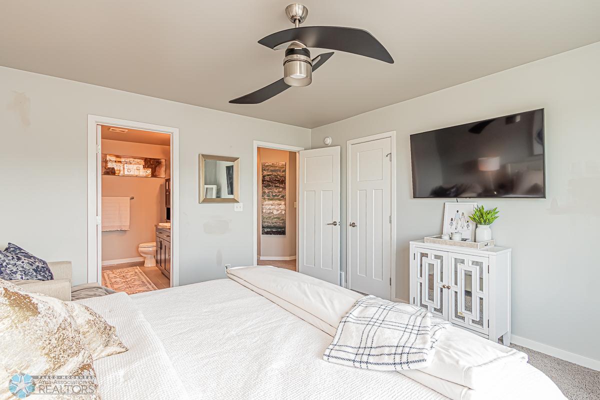 Primary_Bedroom_3.jpg