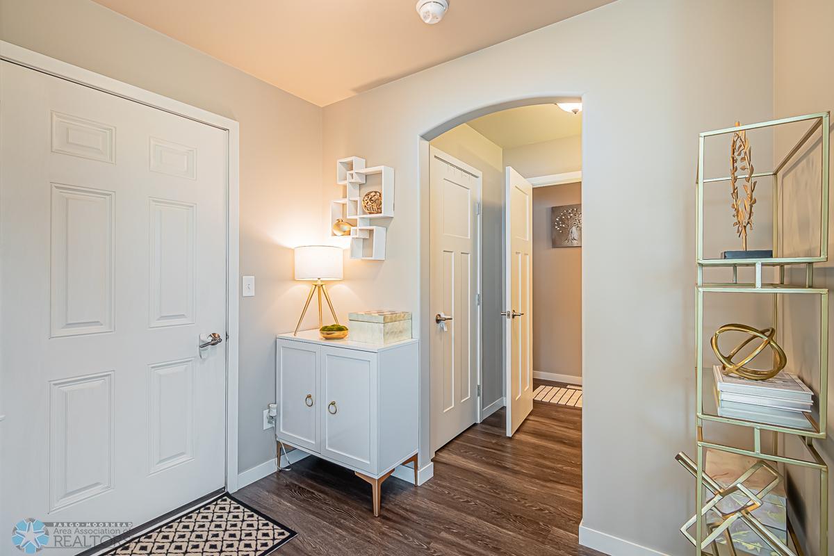 Hallway_1.jpg