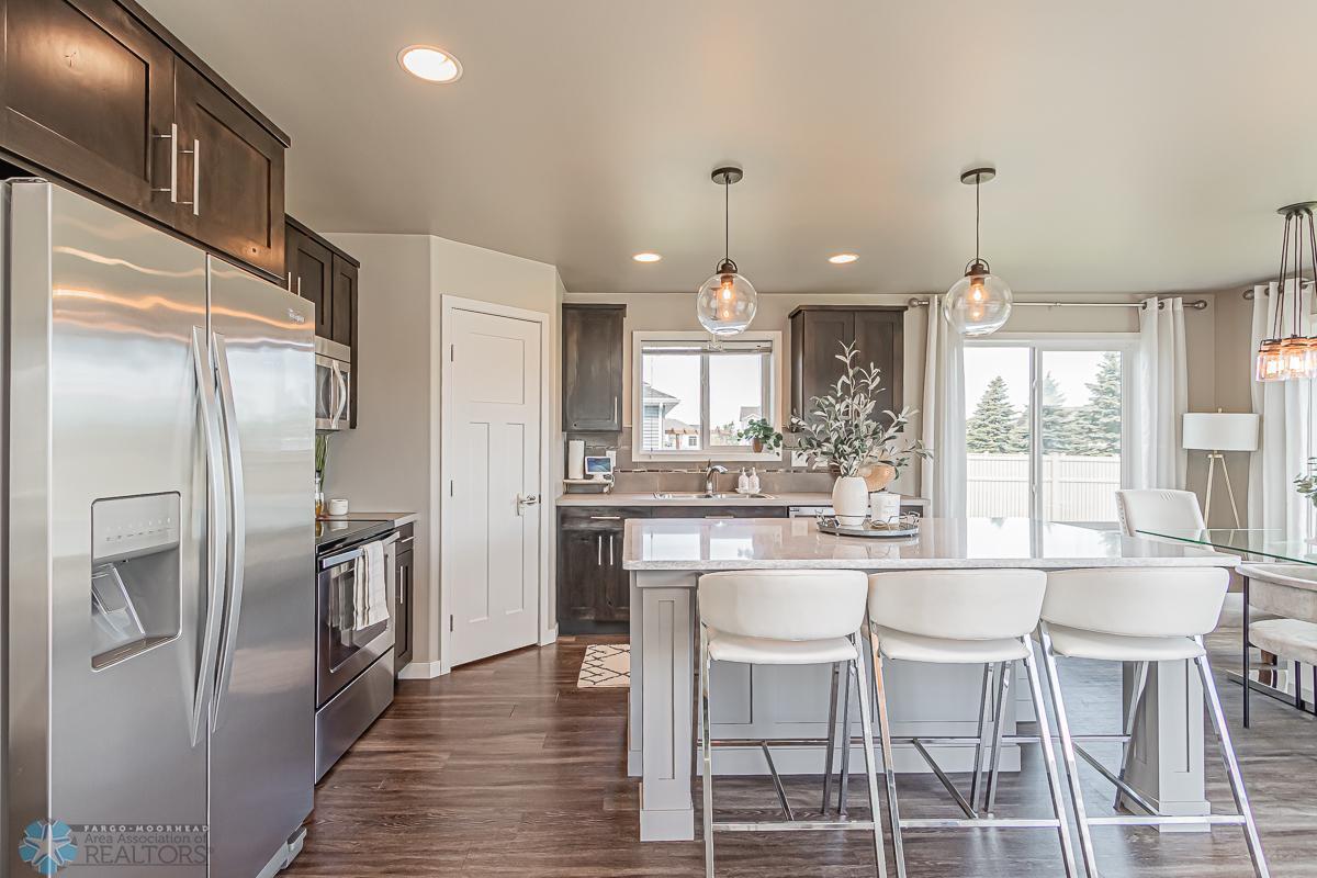 Kitchen_2.jpg