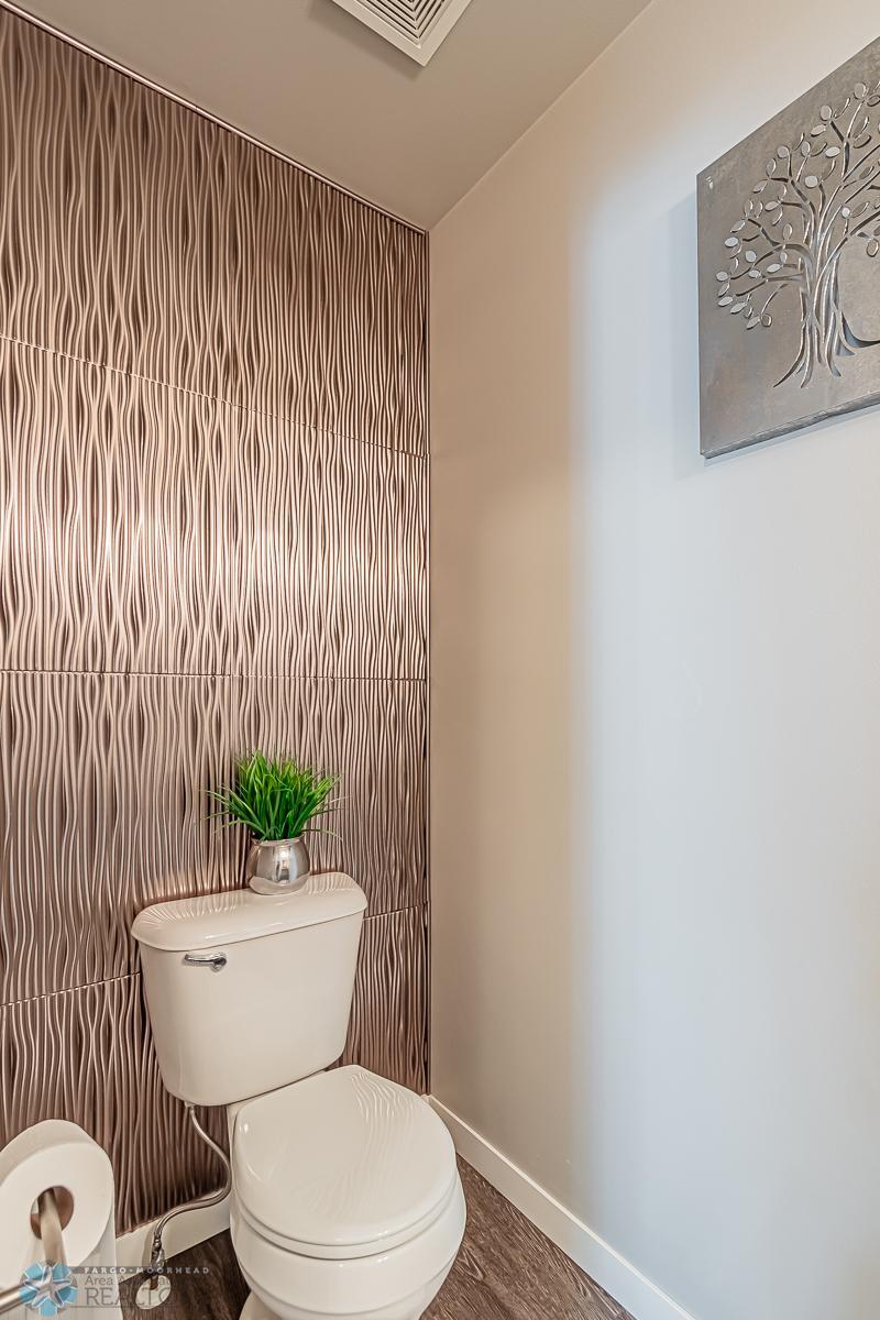 Main_Bathroom_2.jpg