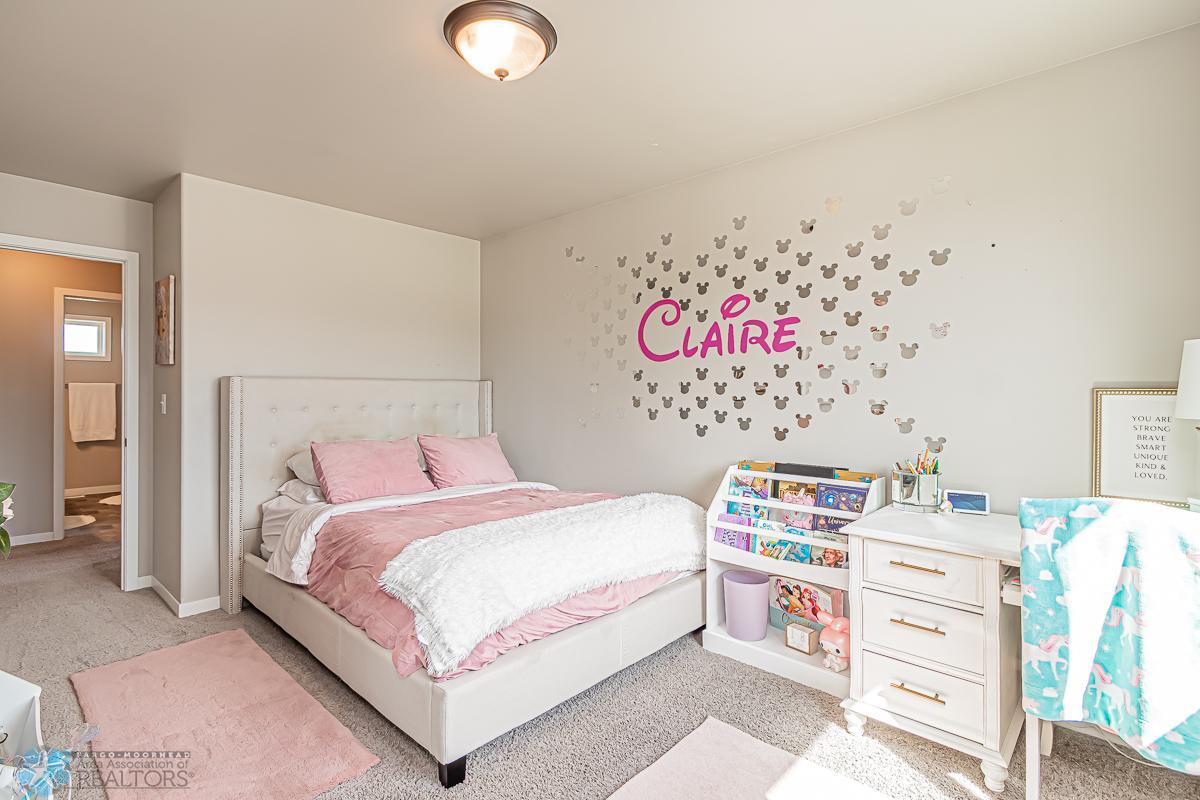 Bedroom3_2.jpg
