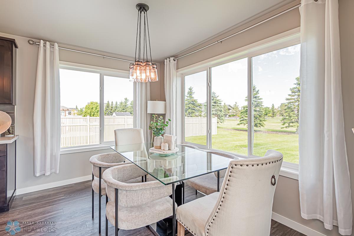 Dining_Room_2.jpg